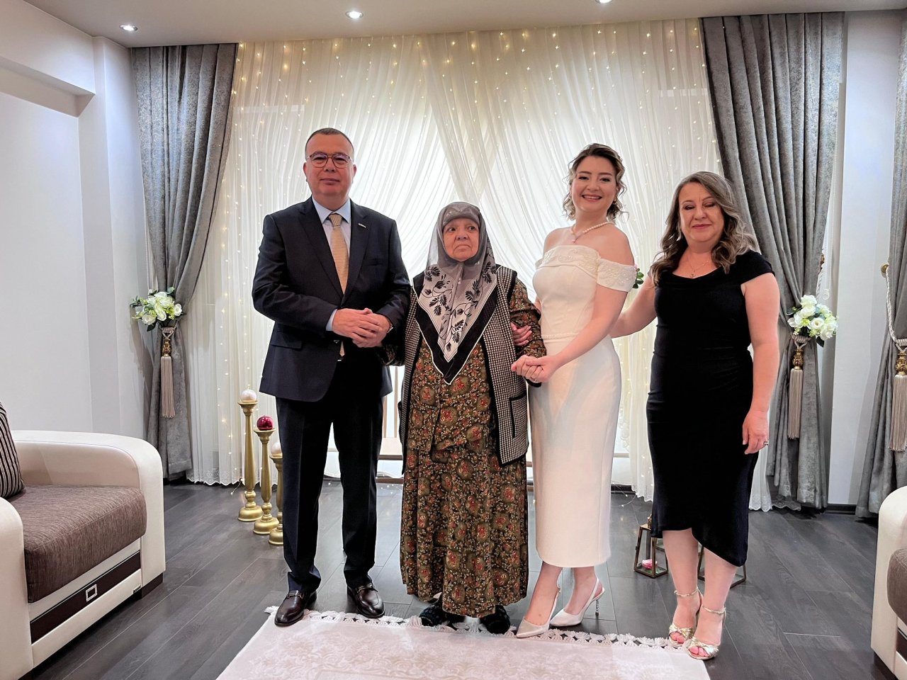 Kepez Belediye Başkanı Birol Arslan’ın Mutlu Günü: Kızı Selinay Arslan Nişanlandı-1