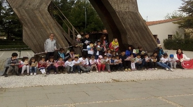 Bayramiç Türkmenli İlkokulu Öğrencilerden "Okumak Yaşamaktır" Projesi