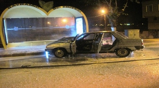 Çanakkale'de Aynı Yönde Giden İki Araç Çarpıştı