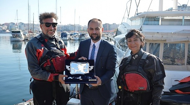 Çanakkale Şehitleri İçin Kürek Çektiler