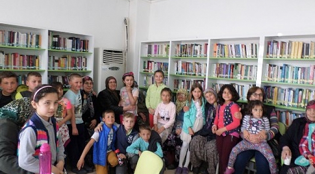 Umurbeyli Çocuklar Dede Ve Nineleriyle Kitap Okudu