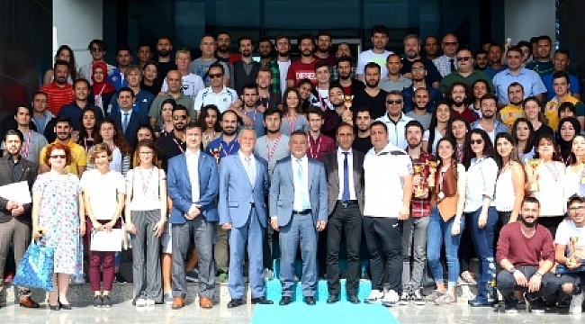 ÇOMÜ 26. Spor Şenliklerinin Ödül Töreni Gerçekleştirildi