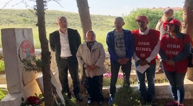 Kanlı 1 Mayısta Hayatını Kaybeden Kocamış Bozcaada da Mezarı Başında Anıldı