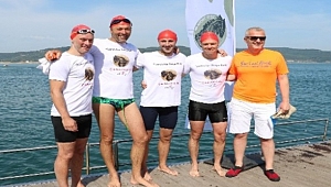 ‘2018 Troya Yılı’ Etkinlikleri Kapsamında Çanakkale Boğazı’nı Yüzerek Geçtiler