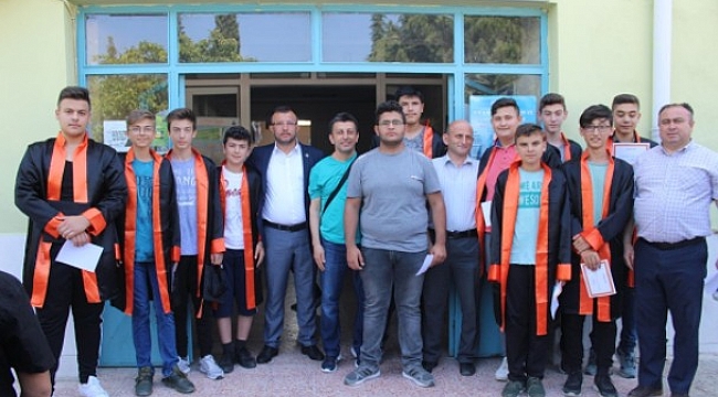 Başkan Yavaş Öğrencilerin Mezuniyet Coşkusuna Ortak Oldu