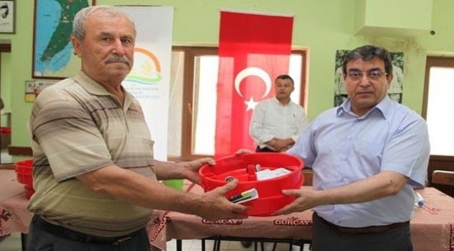 Çanakkale’de domates güvesi zararlısına karşı biyoteknik mücadele toplantıları devam ediyo