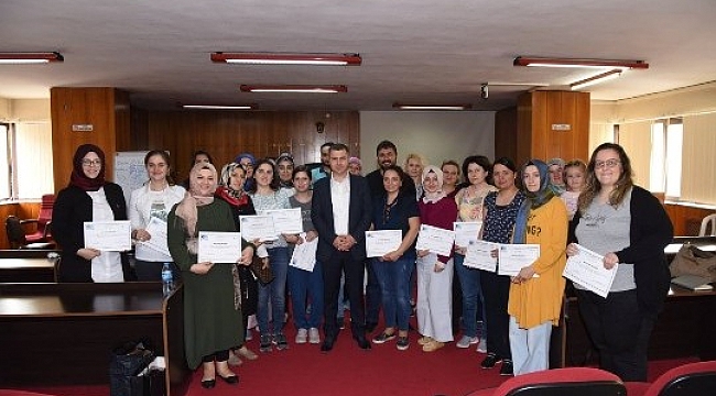 Girişimci Kadınlar Belgelerini Başkan Kuzu’dan Aldı