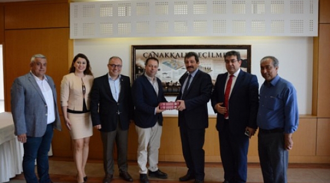 Vali Orhan Tavlı Ticaret Borsası’nı Ziyaret Etti