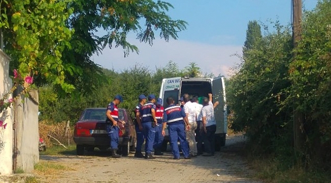 Abisini Öldürdü, Sonra Canına Kıydı