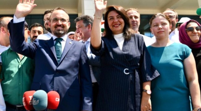 AK Parti'li Vekiller Mazbatalarını Aldı