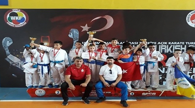 Biga Belediyesi Karate Takımı şampiyon oldu