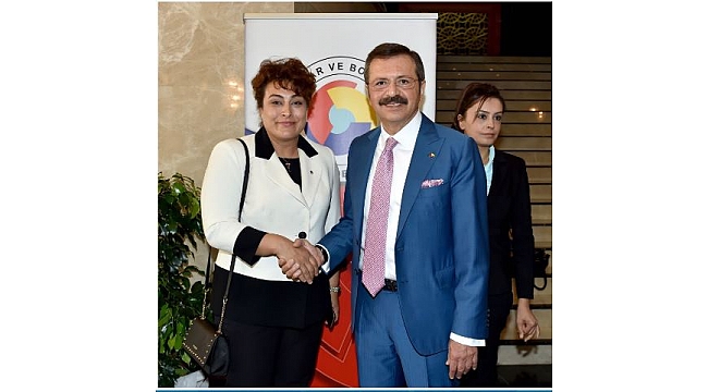 ÇANAKKALE İL KADIN GİRİŞİMCİLER KURULU BAŞKANI BAHAR YURT ,  TİCARET BAKANI RUHSAR PEKCAN'A TEBRİK ZİYARETİNDE BULUNDU