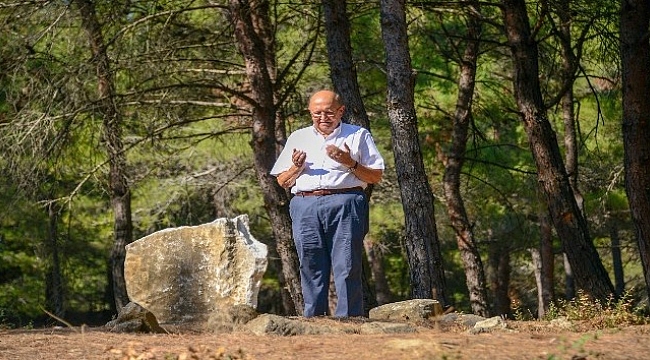 Çanakkale Savaşları’nın mezar yeri belli olan tek şehit doktorunun kabrini torunu ziyaret etti