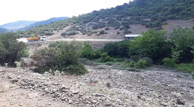 Lapseki köy yollarına sıcak asfaltlama çalışmaları sürüyor