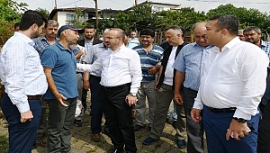 Turan, evleri yanan aileleri ziyaret etti