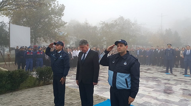 Ayvacık’ta 10 Kasım Atatürk’ü Anma Programı Düzenlendi