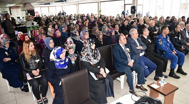 Lapseki'de "Peygamberimiz ve Gençler" konulu konferans verildi