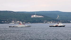 Römorkörle çekilen Rus savaş gemisi Çanakkale Boğazı'ndan geçti