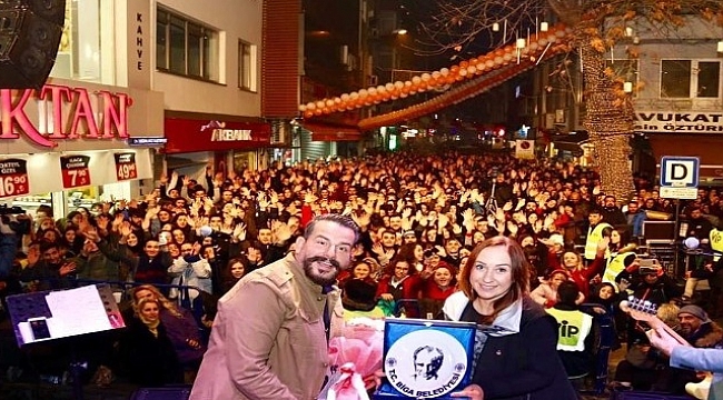 Gece Yolcuları Biga'yı coşturdu