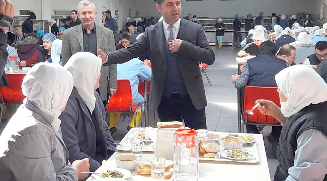 BAYRAM, FABRİKA İŞÇİLERİYLE BULUŞTU