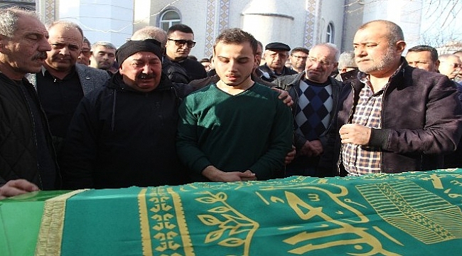 Dereye uçan araçta cansız bedeni bulunan Batuhan son yolculuğuna uğurlandı