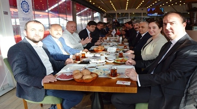 Biga'da işadamları, belediye başkan adaylarıyla buluştu