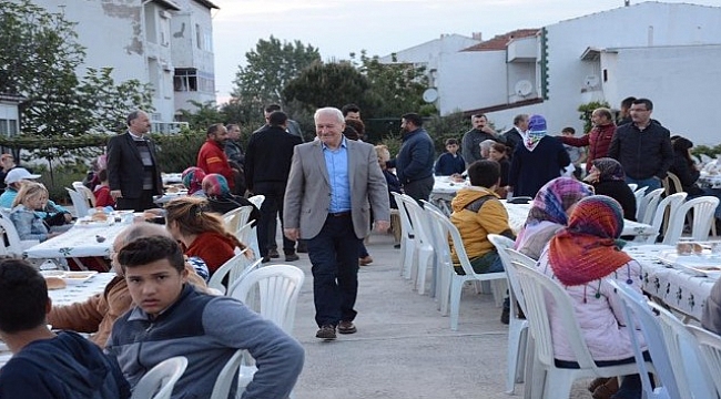 Başkan Yılmaz mahalle iftarında vatandaşlarla buluşuyor