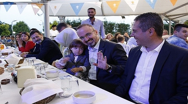 Ak Parti Teşkilatı İftarda Bulıştu