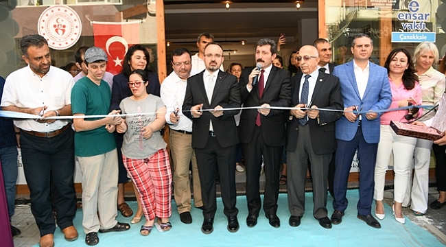 Engelsiz kitap kafesi açıldı