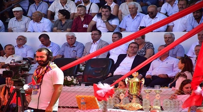 Çardak Yağlı Güreşleri'nde protokol krizi