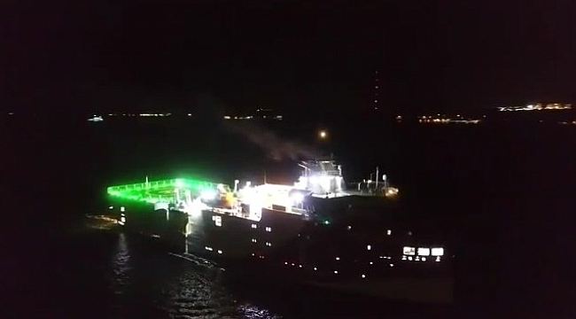 Oruç Reis Çanakkale Boğazı'ndan böyle geçti