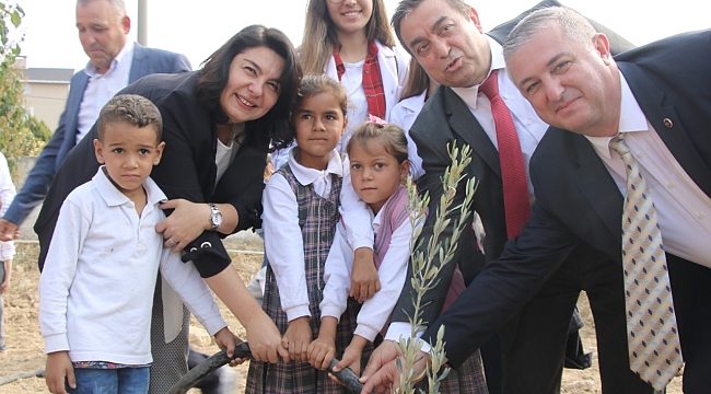 İSKENDEROĞLU ZEYTİN HASAT ŞENLİĞİ’NE KATILDI