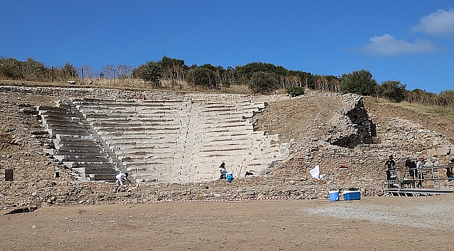Parion Antik Kenti'nde 1800 yıllık "Paris" resimli sikke bulundu