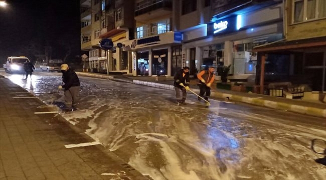 Gelibolu'nun cadde ve sokaklarında dezenfekte çalışması sürüyor
