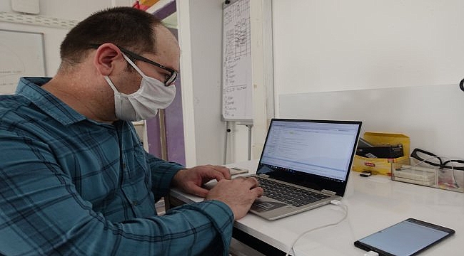 Meslek lisesi öğretmeni bluetooth ile çalışan "sosyal mesafe ihlali" uygulaması geliştirdi