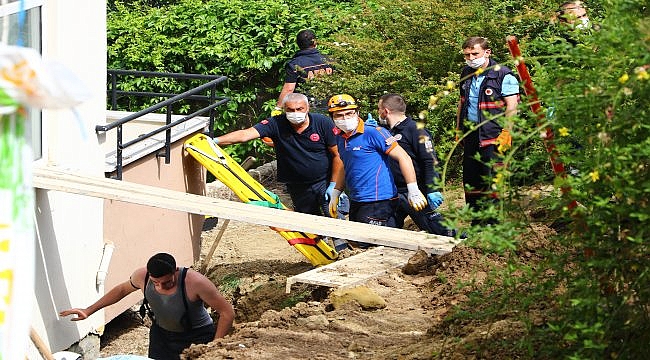 Tekirdağ'da toprak altında kalan 2 işçi kurtarıldı