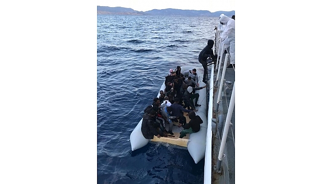 Çanakkale'de Türk kara sularına geri itilen 36 sığınmacı kurtarıldı