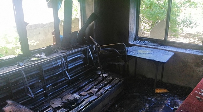 Çanakkale'de ev yangını: 2 yaralı