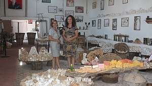 MAVRAS  MARKASI ÖDÜLE DOYMAK BİLMİYOR