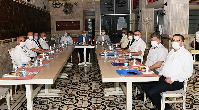 AK Parti TBMM Grup Başkanvekili Turan, CHP'li belediye başkanlarıyla görüştü: