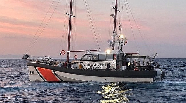 Çanakkale açıklarında tekneleri sürüklenen 145 düzensiz göçmen kurtarıldı