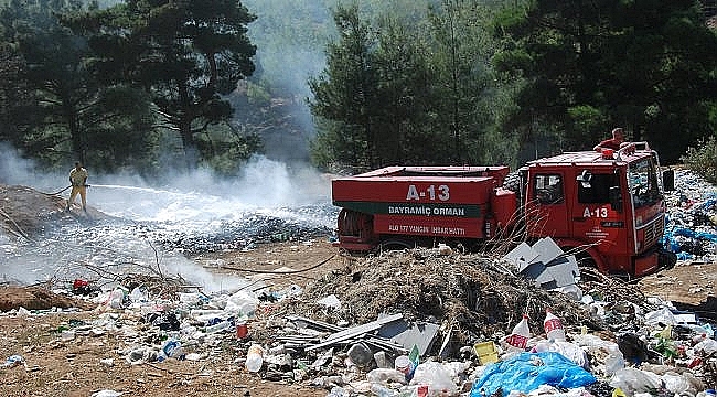 Çanakkale'de çöplükte başlayan yangın ormanlık alana sıçradı