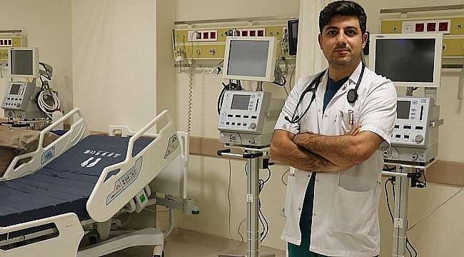 DOKTORLAR KOVİD-19'LA SAVAŞI ANLATIYOR - "Koluna maskeyi takanların solunum cihazına bağlandığını görünce üzülüyoruz"