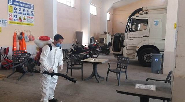 Çanakkale Belediyesi dezenfekte çalışmalarına devam ediyor