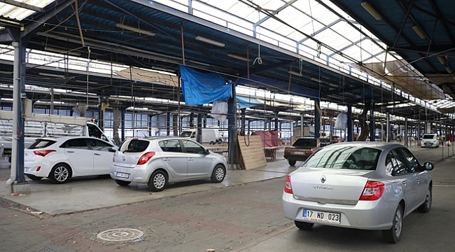 Çanakkale’de sürücüler araçlarını yağışa karşı korumaya aldı