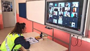 Çanakkale'de jandarmadan EBA ve Zoom üzerinden öğrencilere trafik eğitimi