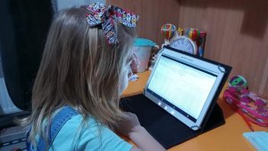 Çanakkale'de öğrenciler karne heyecanını uzaktan yaşadı