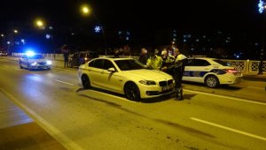 Yılbaşı gecesi benzini biten otomobili yolun ortasına bırakıp kaçan 16 yaşındaki sürücüye, 10 bin lira ceza kesildi