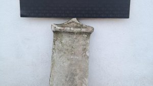 Çanakkale'de Antik Yunan'a ait mezar steli ele geçirildi