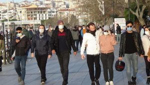 Çanakkale'de kalabalık vatandaş görüntüleri endişelendirdi